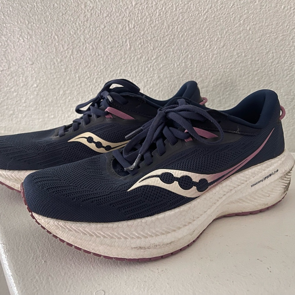 Saucony Women's Triumph 21 Used